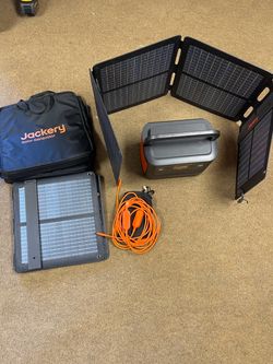 Jackery Solar Generator with Solar Panels and Bag