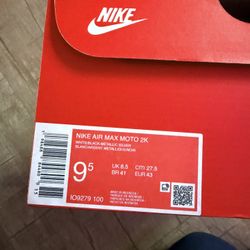 Nike Air Max Moto 2k  9.5 Men’s