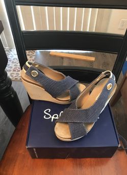 Blue canvas shoes