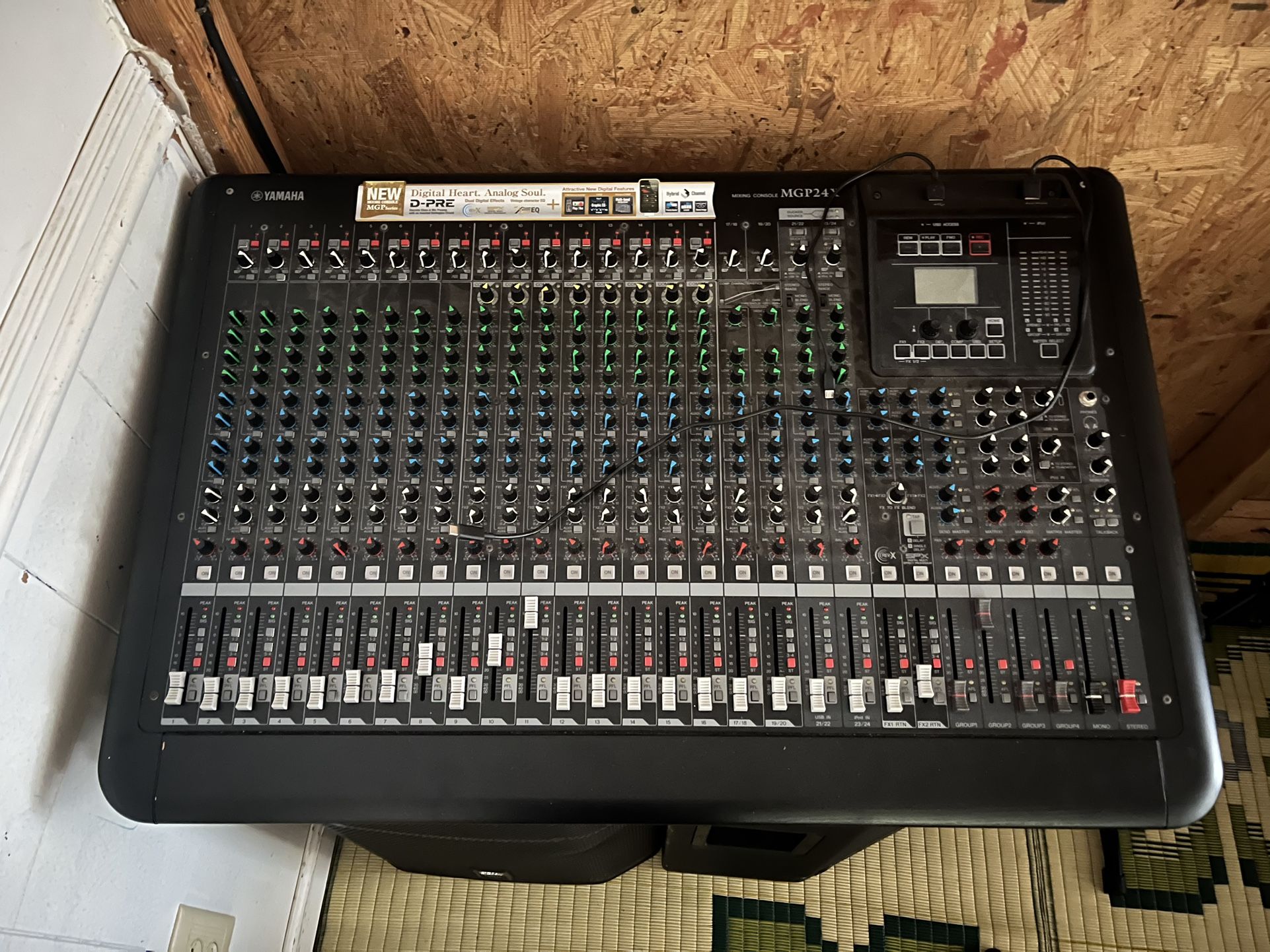 Yamaha MGP24X 24-channel Mixer with effects