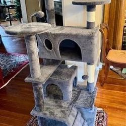 Cat House / Tree Tower