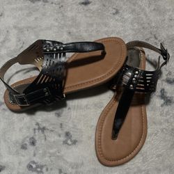New. Women’s Size 10 Flat Summer Sandals