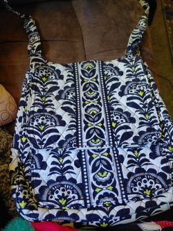 Vera Bradley Messenger Bag With Magnetic Closure 