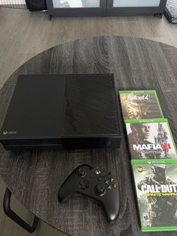 Xbox One bundle - console, controller 3 games