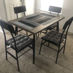 Kitchen Table With 4 Chairs