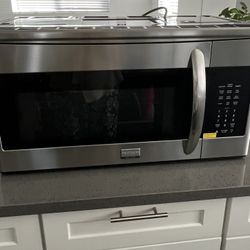 Microwave, Frigidaire Gallery