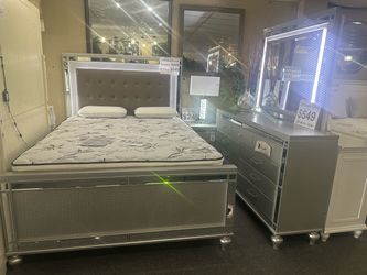 Brand New Queen Bedroom set