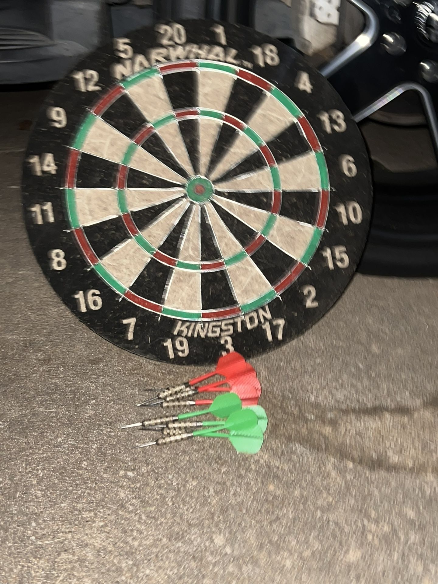 Kingston REAL Dart Board And Darts Included