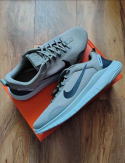 Nike Flex Experience Run 12 men's size 11 11.5 Running Shoes Green