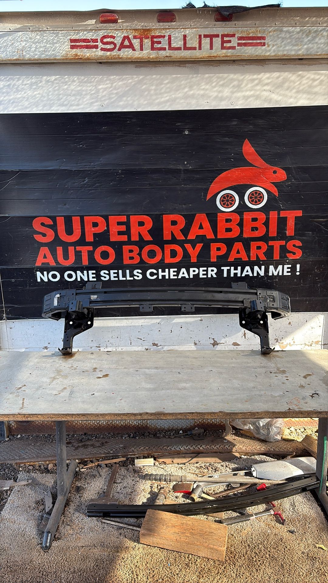 2017 Continental Reinforcement Bar Front OEM 2020