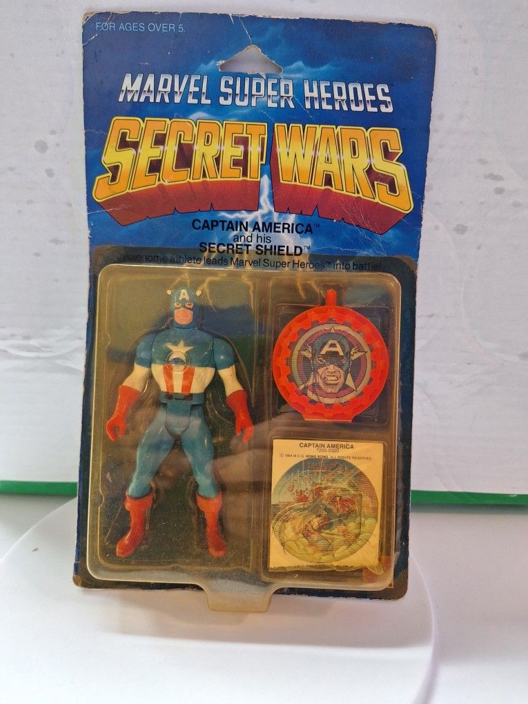 Marvel Superheroes Secret Wars Action Figure Captain America