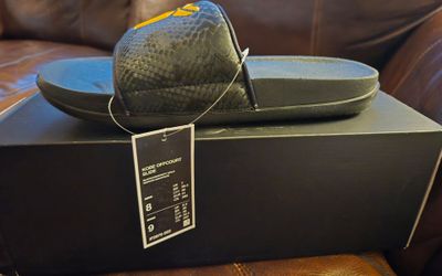 Nike Kobe Offcourt Slide Black/University Gold