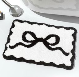 Black Scalloped Bow Bathroom Mat 16" x 24" Non Slip