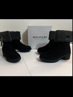 BRAND NEW IN BOX GIRLS BOOTS OVER 50 PAIRS IN THE BOX