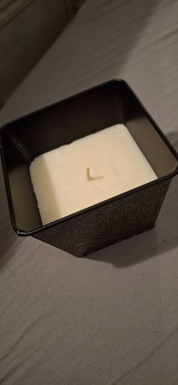 Square Black Decorative Container Candle – White Wax – Single Wick