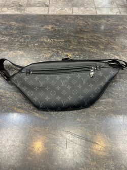 Louis Vuitton Bum Bag for Sale in Sumrall, MS - OfferUp