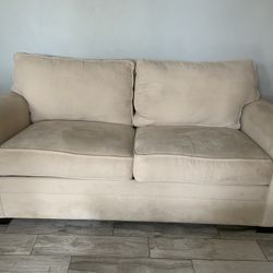 Pull Out Couch 