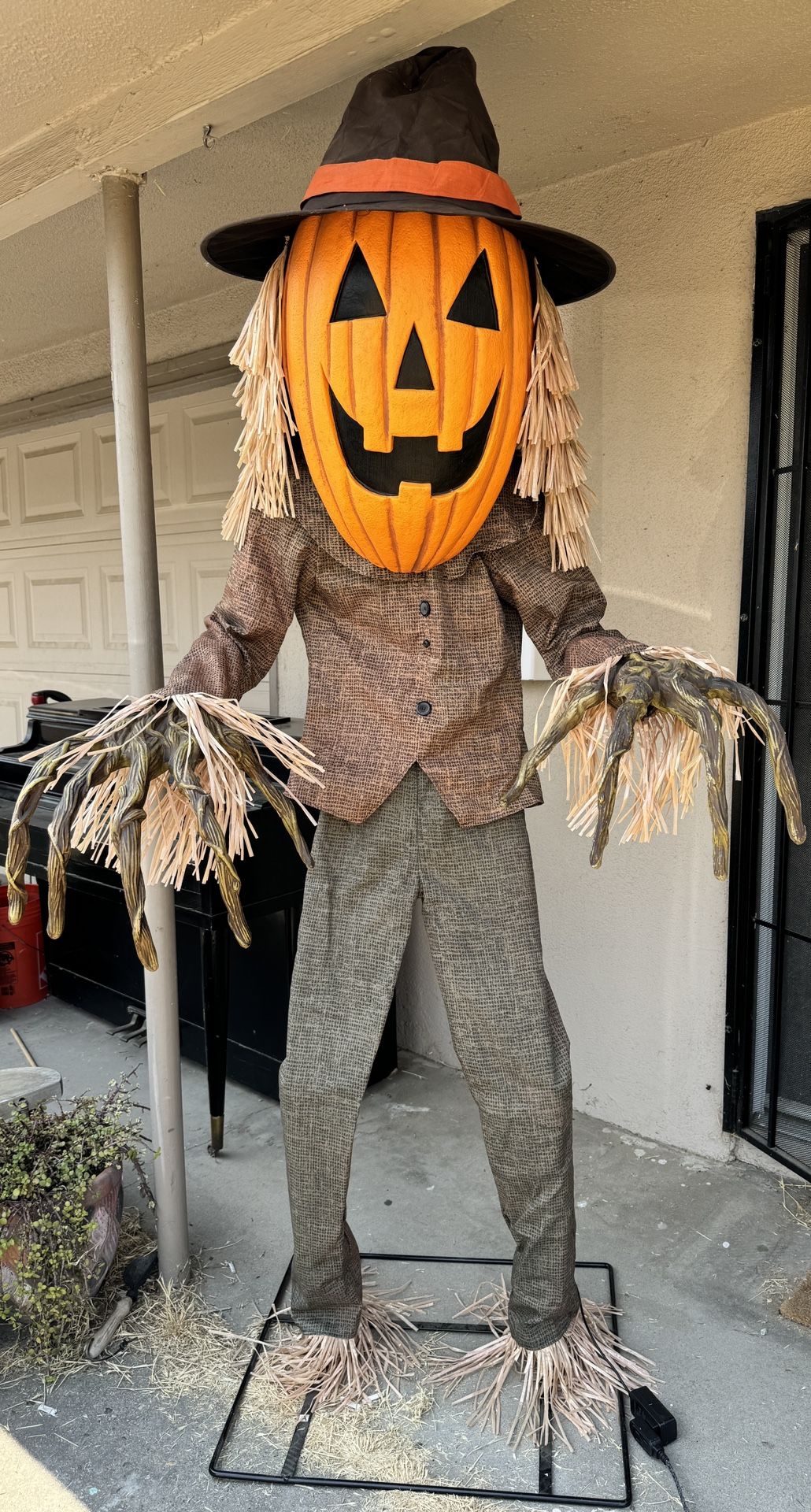 Towering Pumpkin Head Scarecrow Halloween Decoration Animatronic
