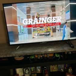 Hisense TV 43 inches Long 