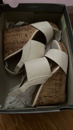 Apt.9 shoes size 6 women’s