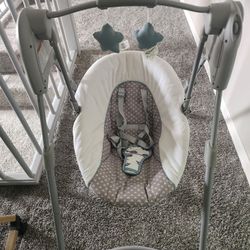 Graco Slim Compact Baby Swing