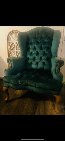 Emerald Green Tufted Chair