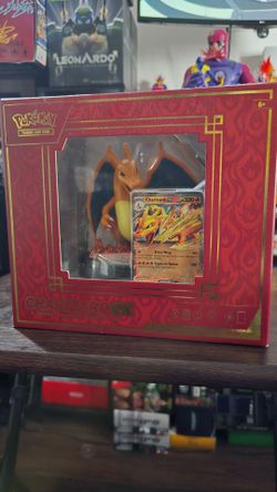 Pokémon TCG Charizard ex Super-Premium Collection Box