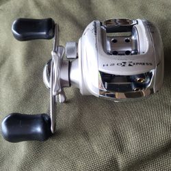 H2Ox Mettle Baitcaster (Black Grips)