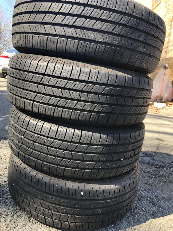 Set 4 used tire 215/60R16 three MICHELIN DEFENDER end one SUMITOMO 4