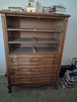 Thomasville Wooden dresser