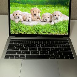 MacBook Pro. Excellent Condition. Microsoft Office Apps Included