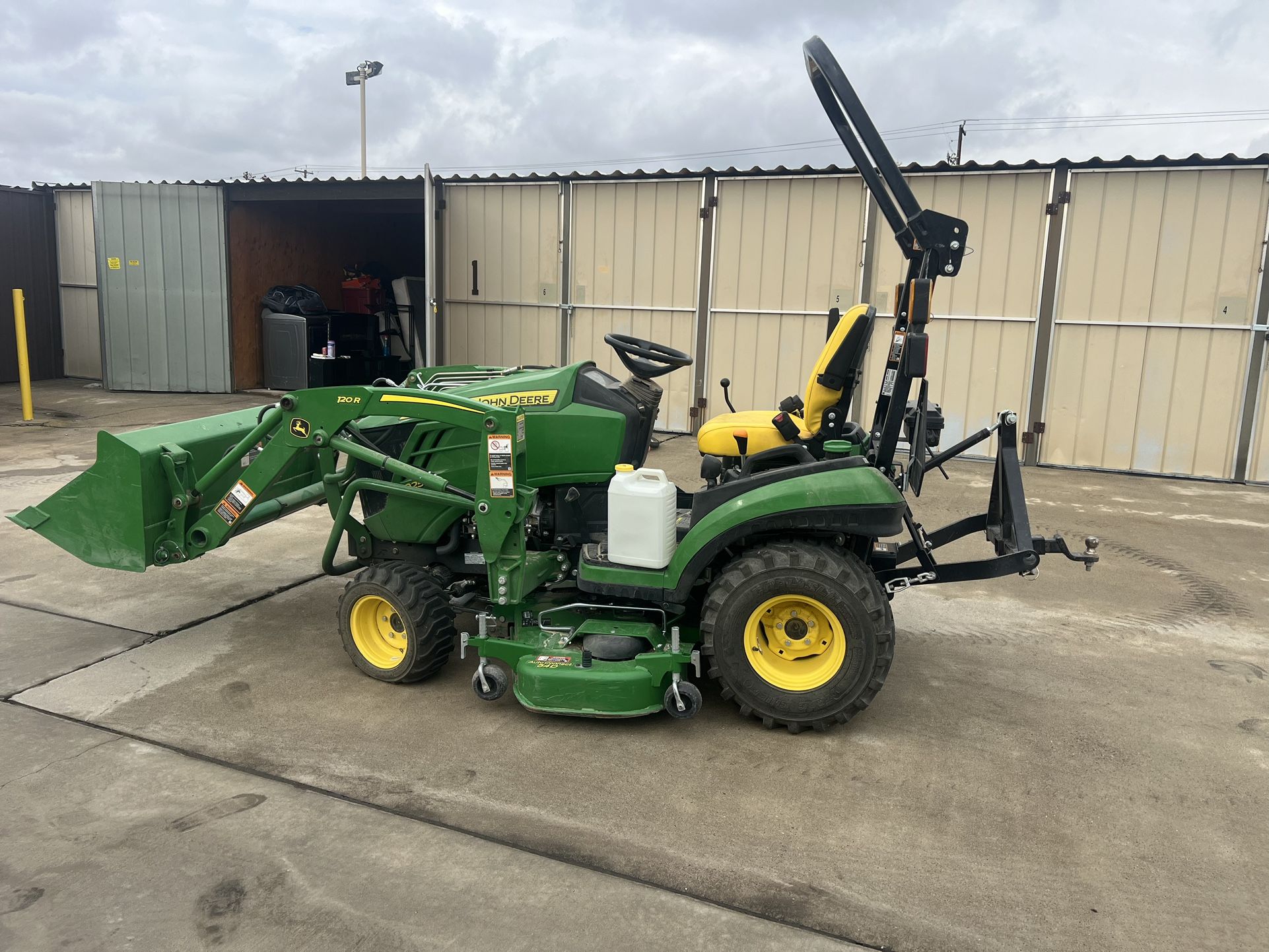 1025 R John Deere tractor/mower 61 hours