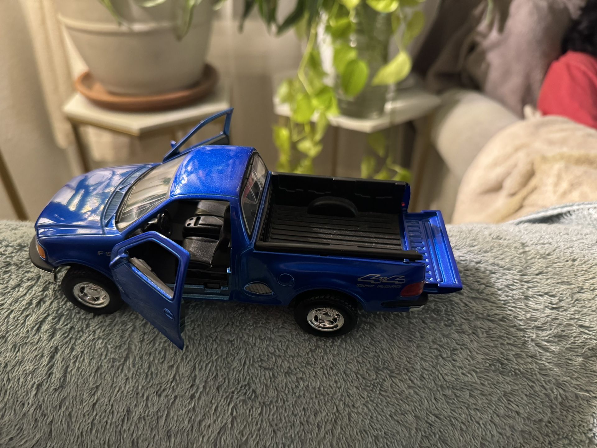 Well y Ford F 150 Scale