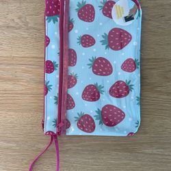 Medium Strawberry 🍓 Pouch