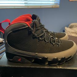 Retro 9 Charcoal 