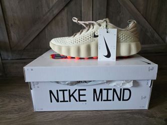 Nike Mind 002