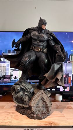Sideshow Collectibles · Batman Premium Format™ Figure