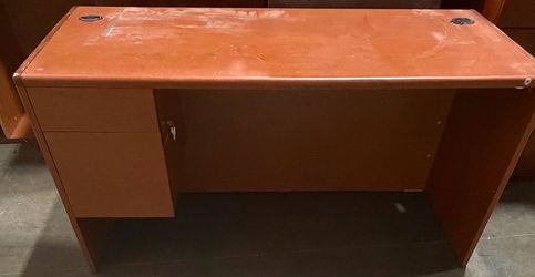 Hon Desk and hutch and chair