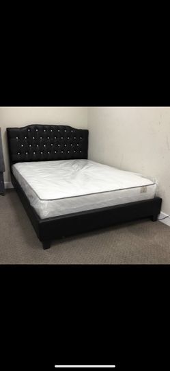 Queen Bed With Bamboo Mattress