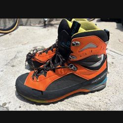 Scarpa Charmoz HD Mountaineering Boots - Men's (size 13)