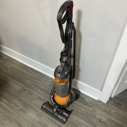 Dyson Dc25 Corded Bagless Ball Upright Vacuum Cleaner 