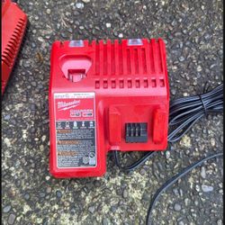 Milwaukee M12 M18 Charger