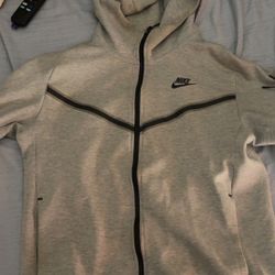 Nike tech Small