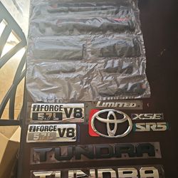 Toyota Emblems/emblem caps