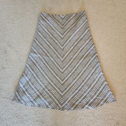 Talbots size 10 gray/white chevron striped linen 100% midi skirt, classic A-line silhouette with a flattering diagonal chevron stripe pattern,