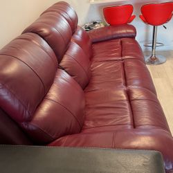 Sofa With 2 recliners, Like New, 