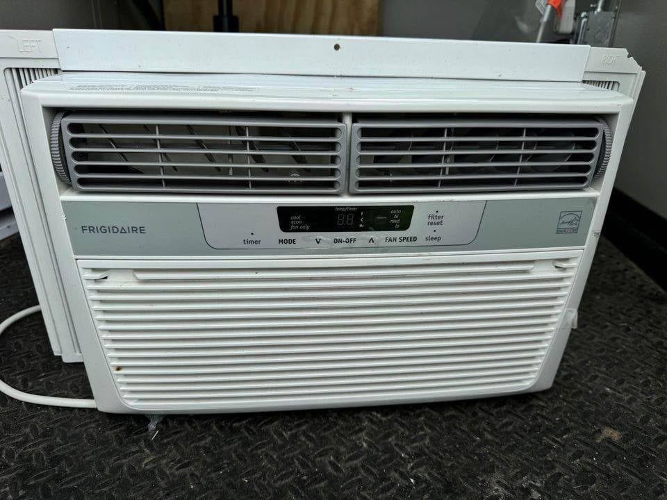 Frigidaire air conditioner 6000 BTU