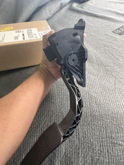 Parts Accelerator Pedal Sensor 2011 GMC SIERRA 