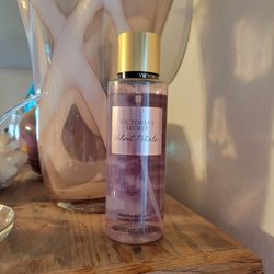 Victoria's Secret Velvet Petals mist perfume 8.4 fl oz