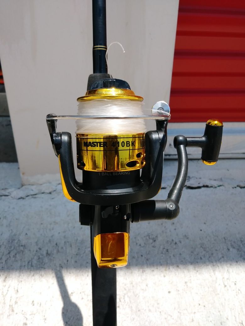 2 Master 410 BK Fishing Rods